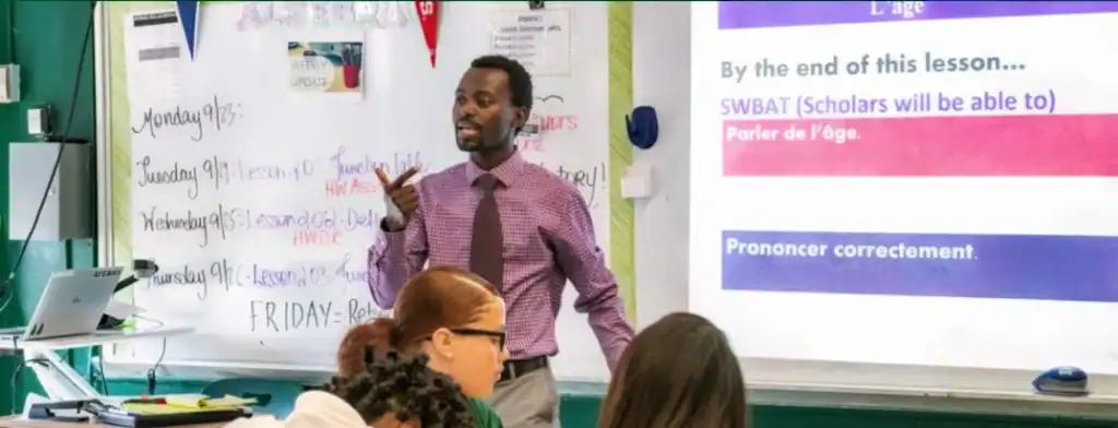 Sankara Enyang teaching a class